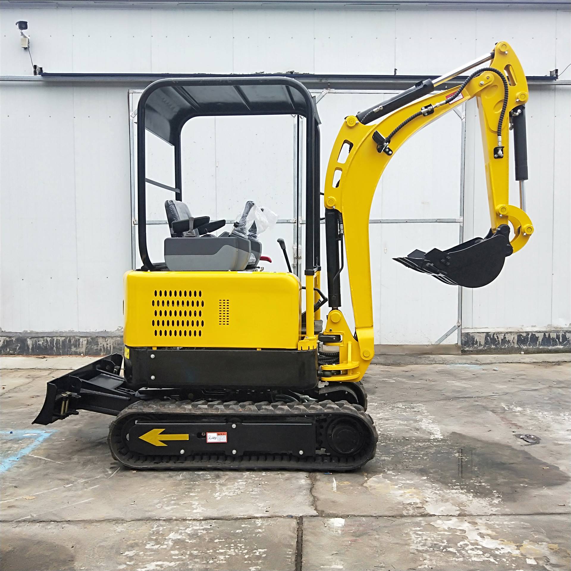 山东厂家生产多功能小挖机10小型钩机