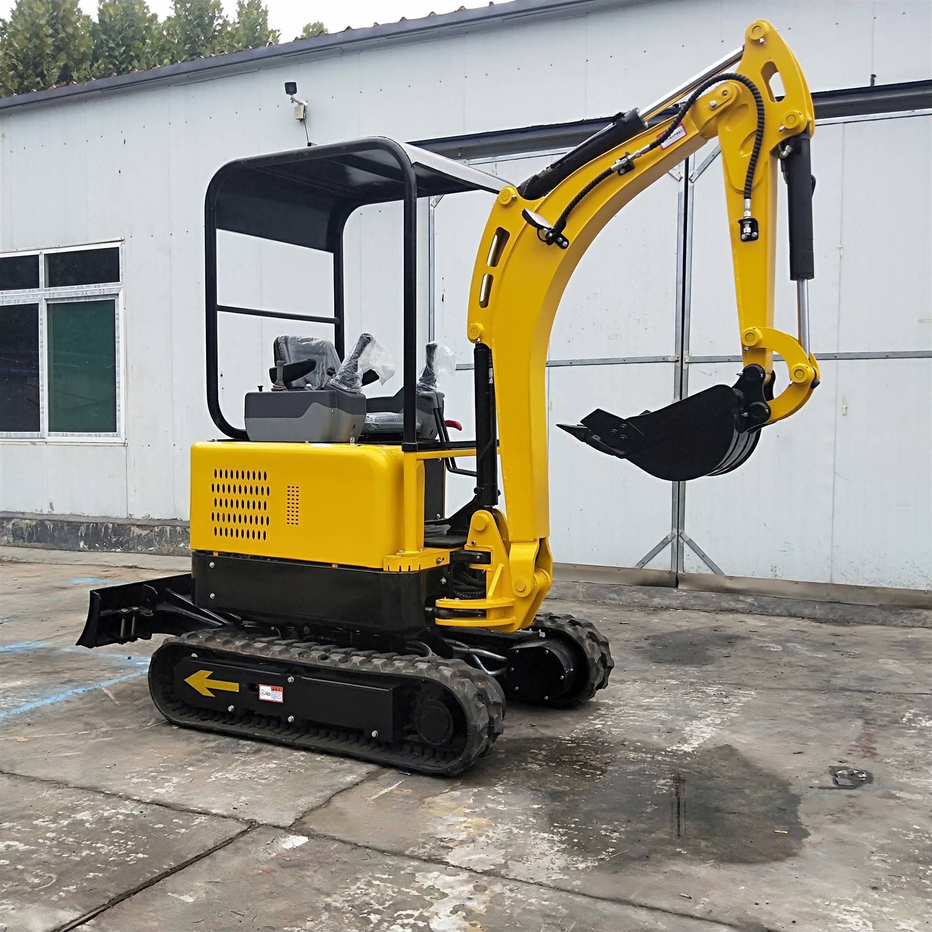 小型挖掘机 果园农用挖掘机 履带式工程小挖机厂家直销