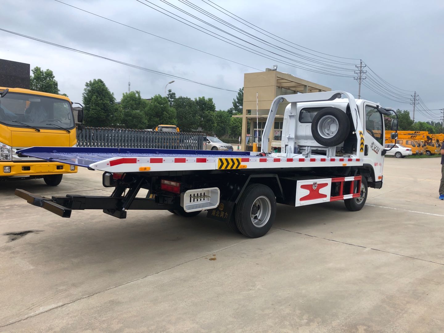 蓝牌施救车解放虎v一拖二救援拖车潍柴110马力可分期付款