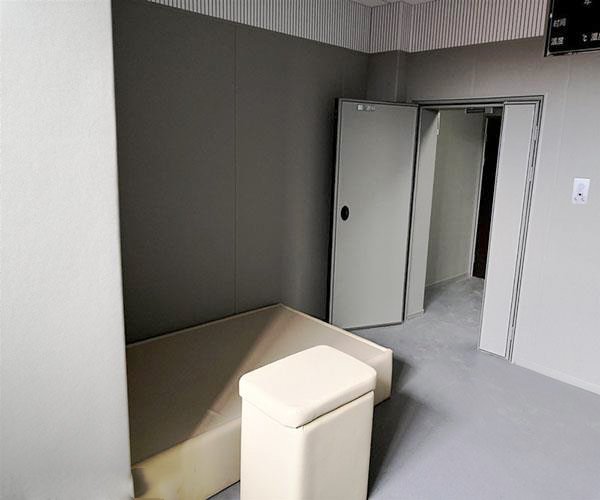 监委留置室防撞软包安装教程