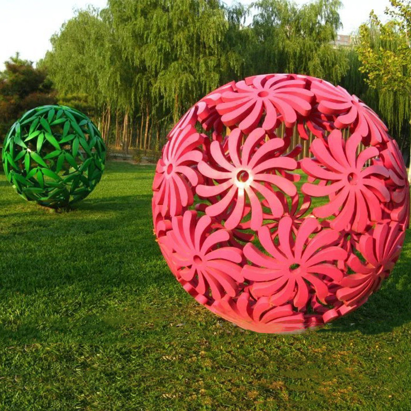 不锈钢梅兰竹菊镂空球雕塑 透光镂空圆球不锈钢雕塑