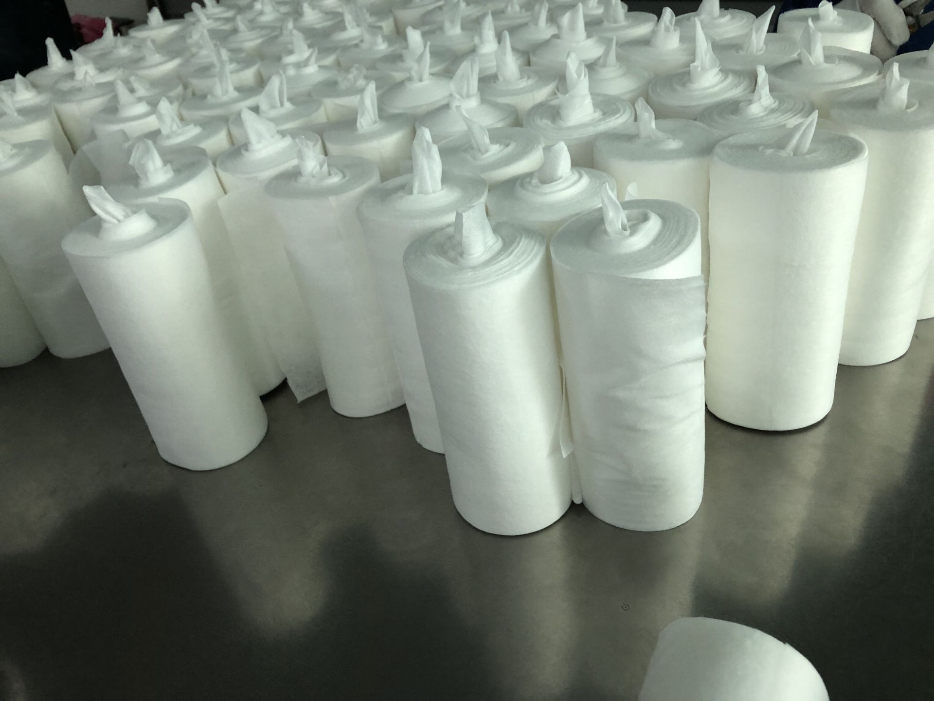 珍珠纹水刺无纺布40g无纺布厂家全粘胶柔巾卷