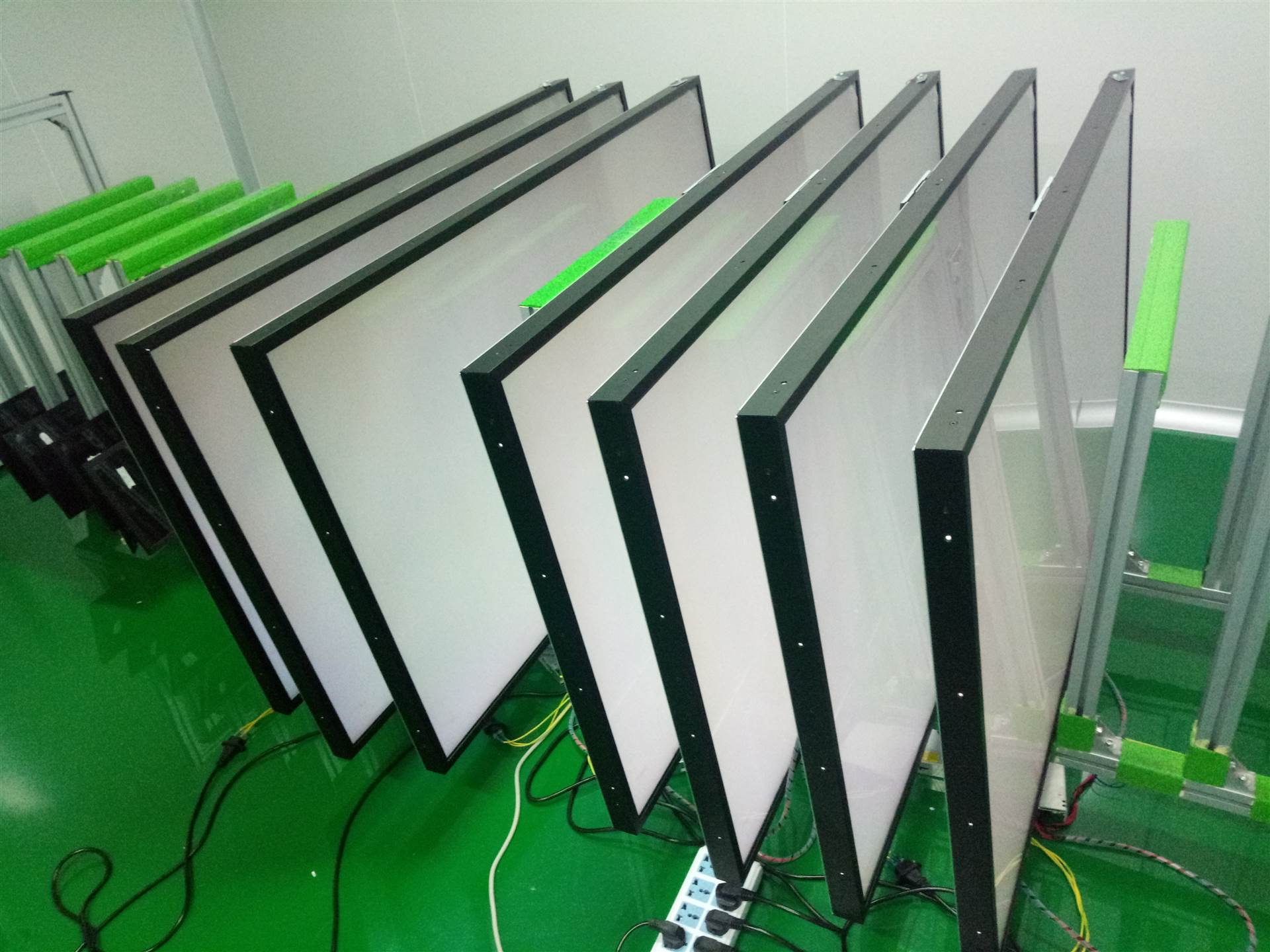 70寸高亮液晶屏