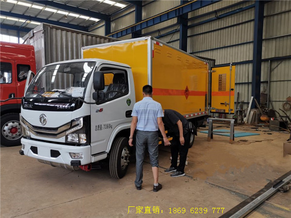 东风多利卡国六爆破车