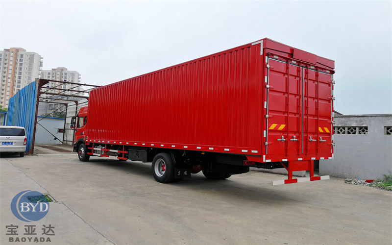 国六东风多利卡单桥9米6展翼车9米6两翼车直销价格