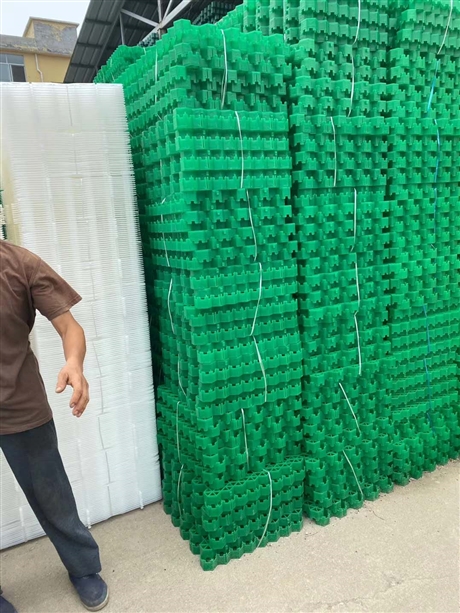 呼和浩特草坪格厂家 平口草坪格大量库存