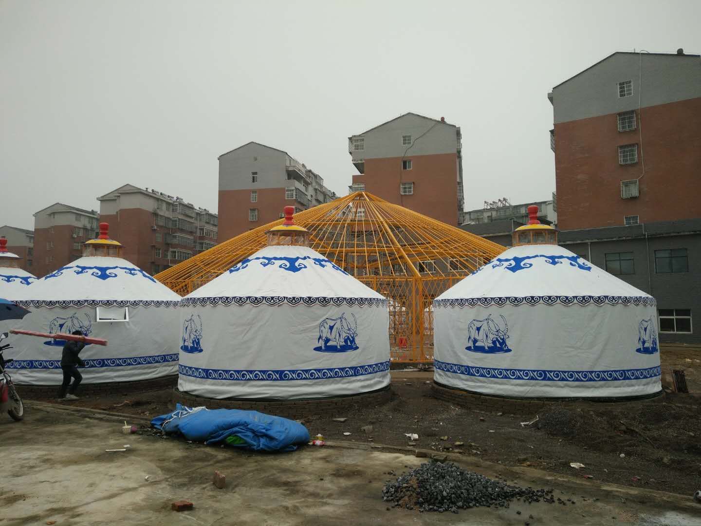 新疆蒙古包颜色多种