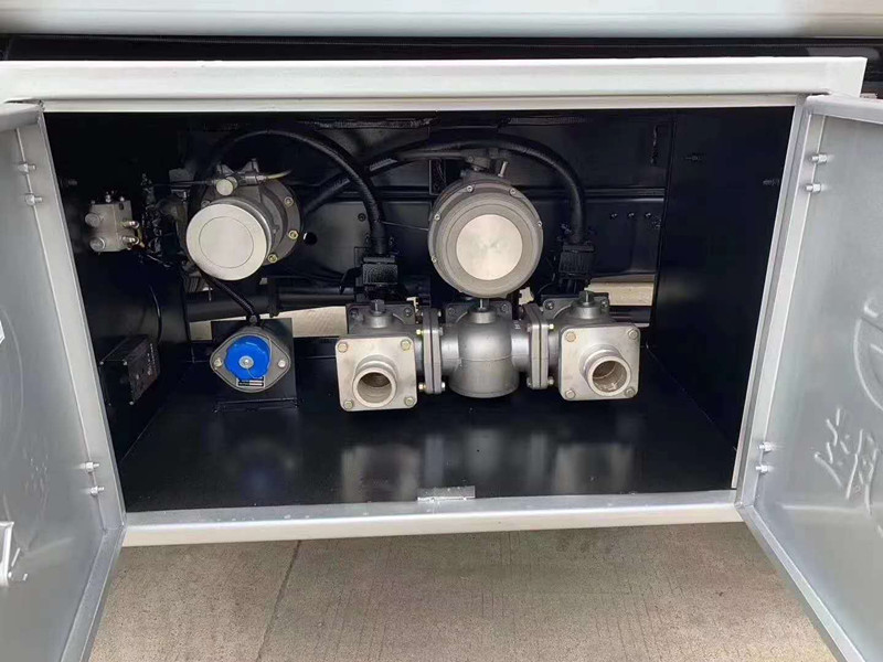 西安油罐车现车销售 10吨油罐车价格配置表