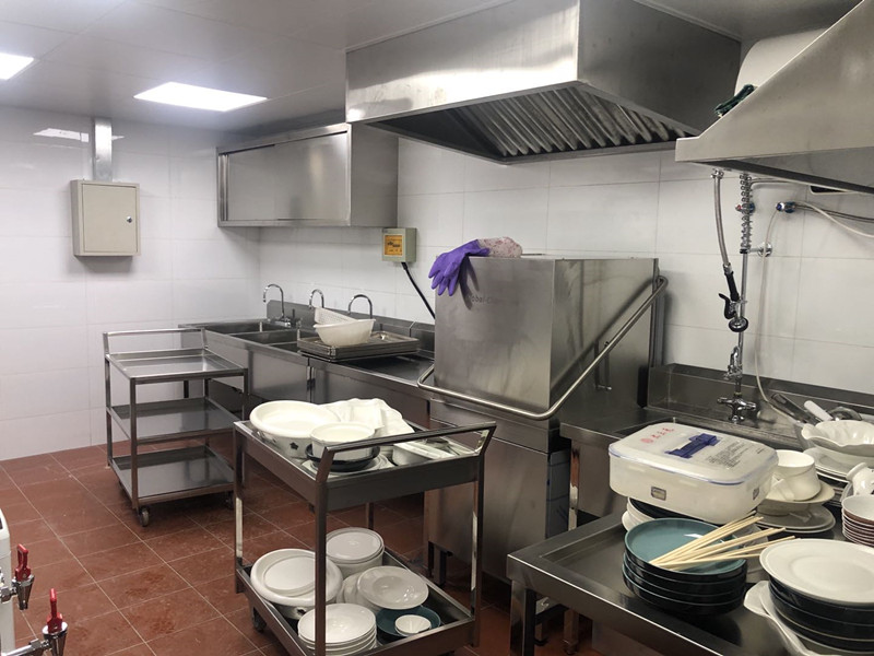 单位学校食堂厨房设备更应?注重餐具的消毒