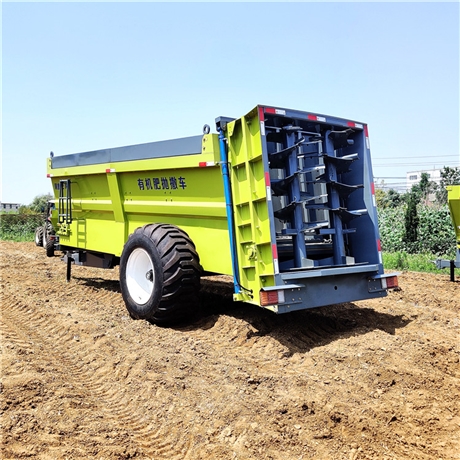 12立方新型撒肥机 拖拉机牵引撒粪车 工厂批发