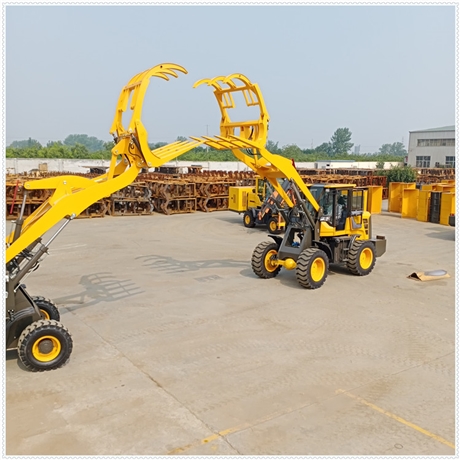 自上料搅拌车-装载机铲车-抓草抓木机-越野叉车-山东雷曼工程机械有限