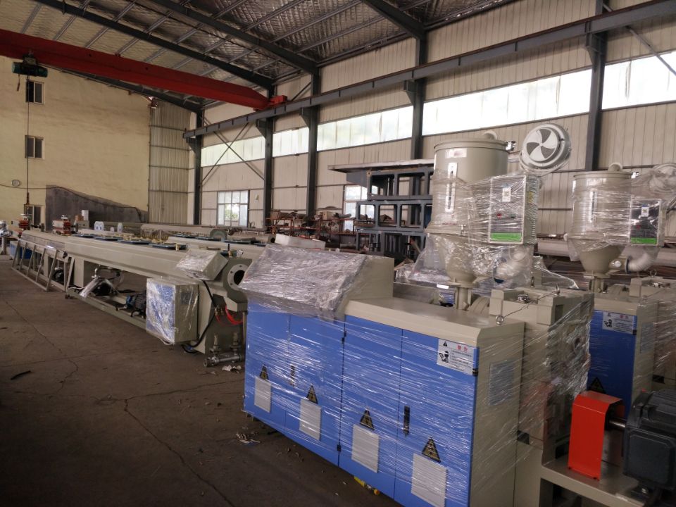 pvc塑料管材设备生产线