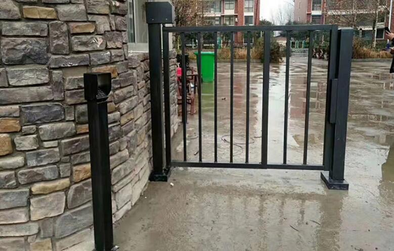 小区广告门室外铁门人脸识别门禁系统运行稳定噪音小