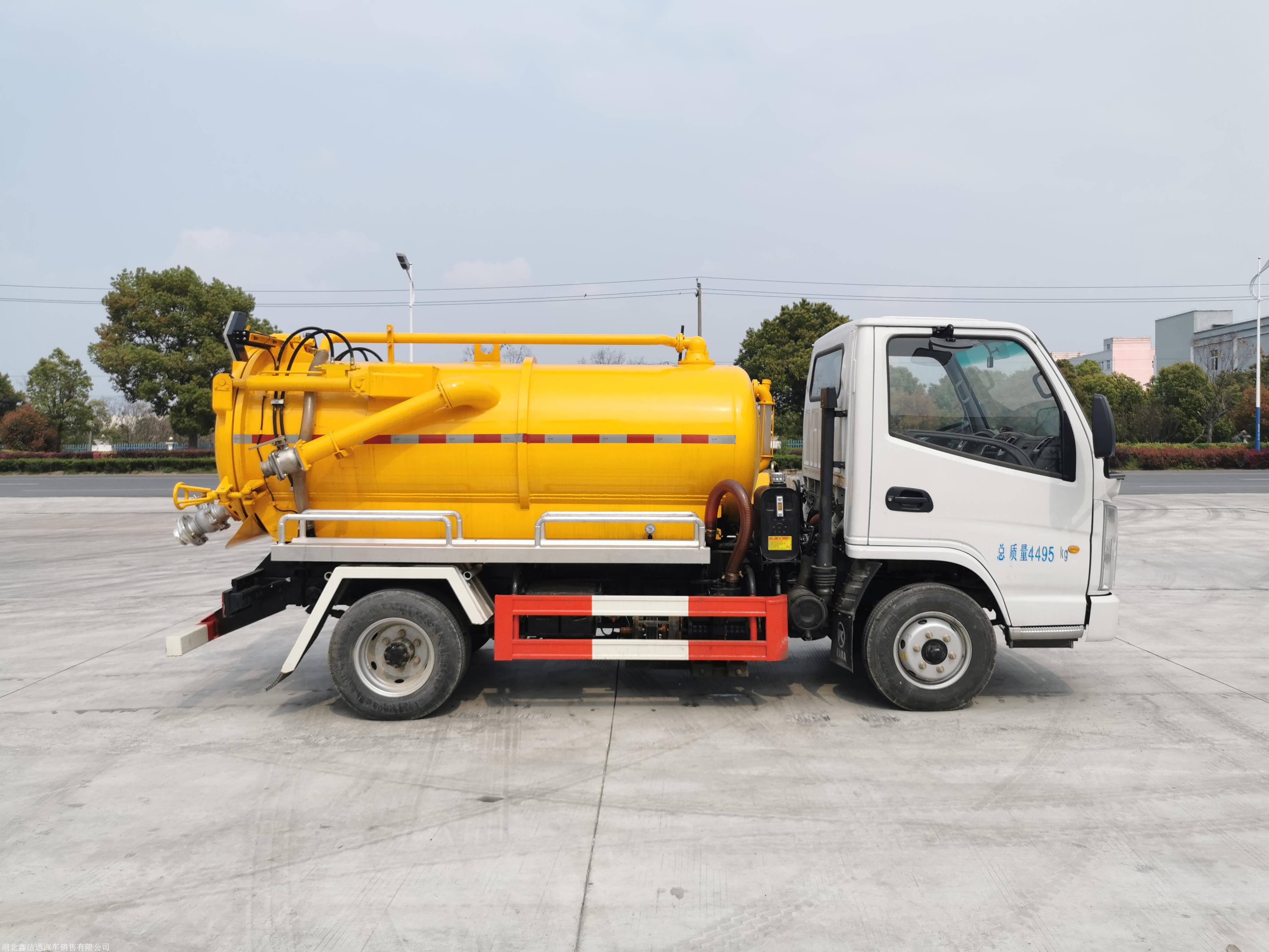 蓝牌吸污车 ,吸粪车抽速快重汽制造,国企保障 可进地下室作业