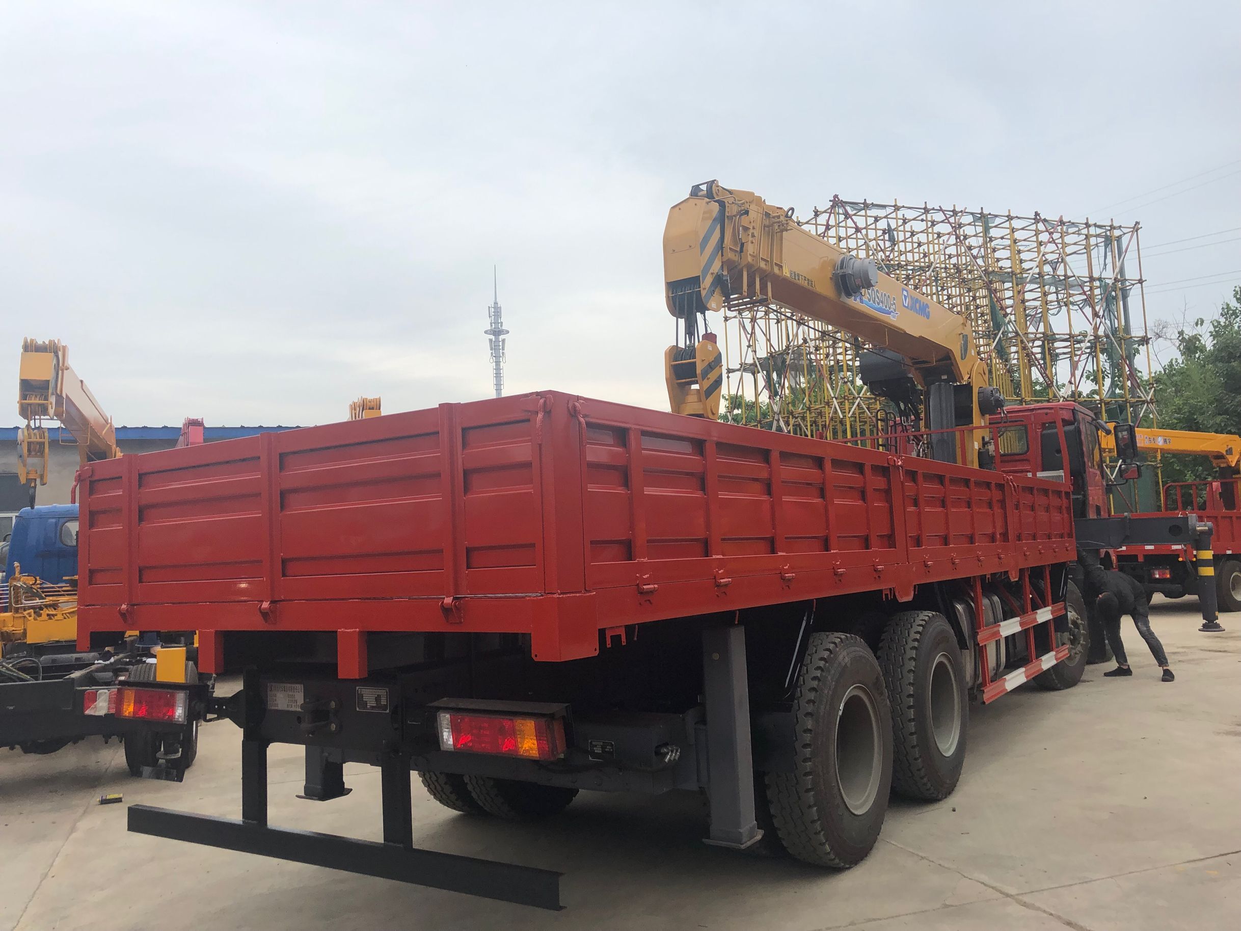 陕汽前四后八徐工16吨随车吊