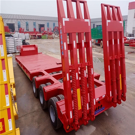13米摊铺机运输低平板车-爬梯特种挂车公司