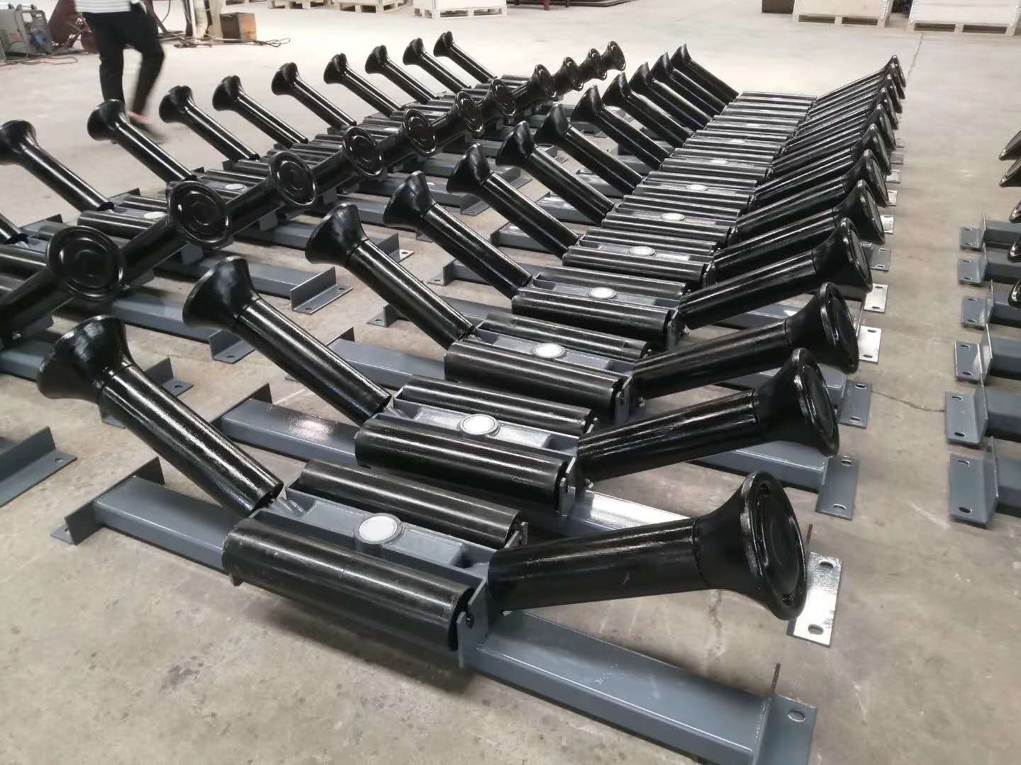 按需定制托辊支架通用输送机托辊组皮带输送机托辊支架价格