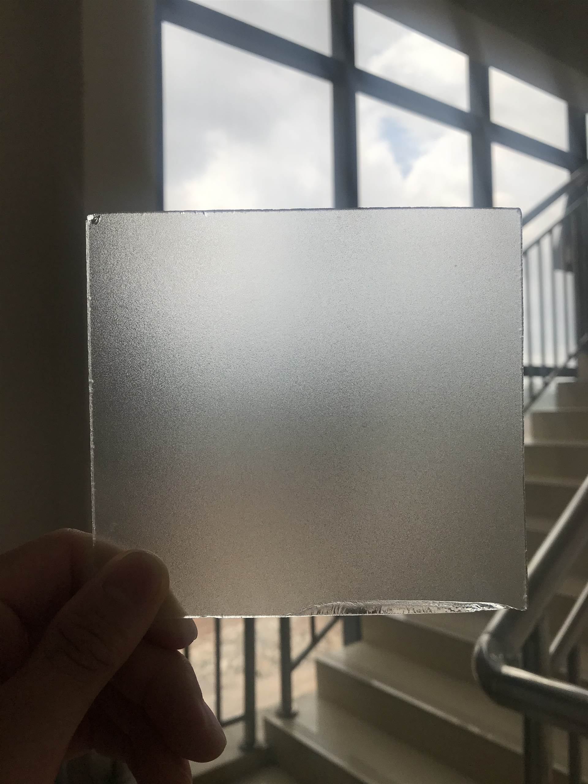 广西ag磨砂玻璃太阳能磨砂玻璃ag玻璃厂家面板玻璃磨砂工艺