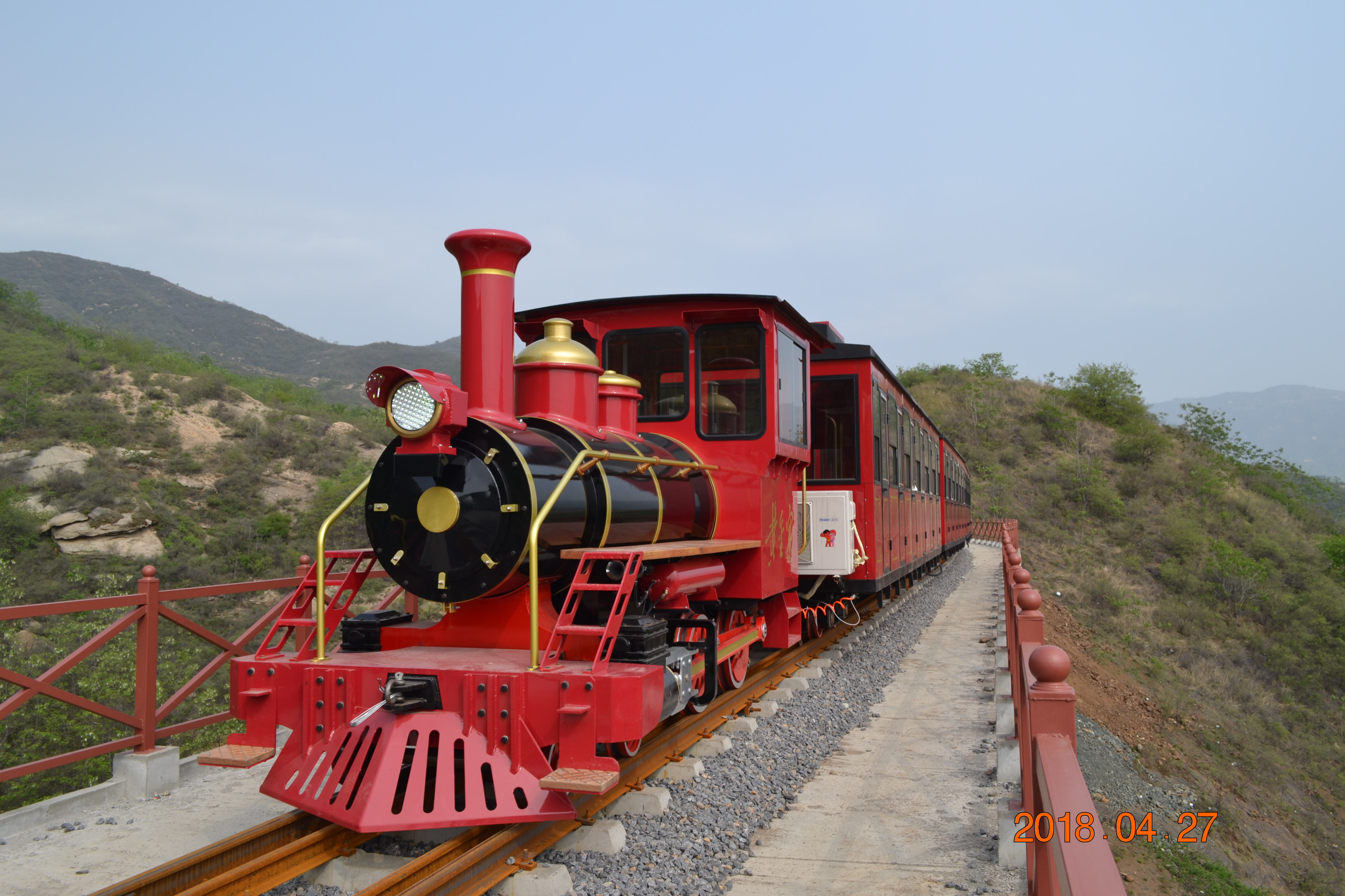 天津市博瑞特旅遊觀光火車有限公司 產品展廳 >有軌觀光火車 環園小