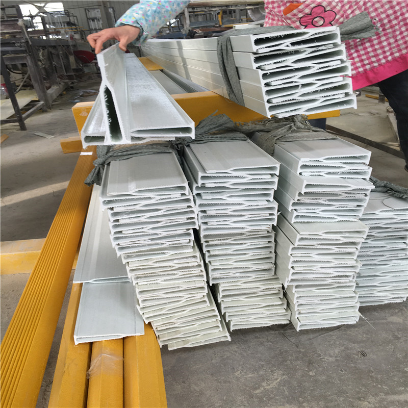 玻璃钢支撑梁 方管矩形玻璃钢地板梁 供应猪舍玻璃钢地板梁