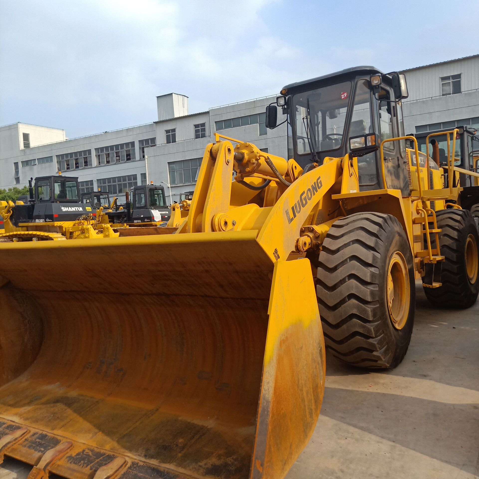 霍尔果斯二手柳工856装载机