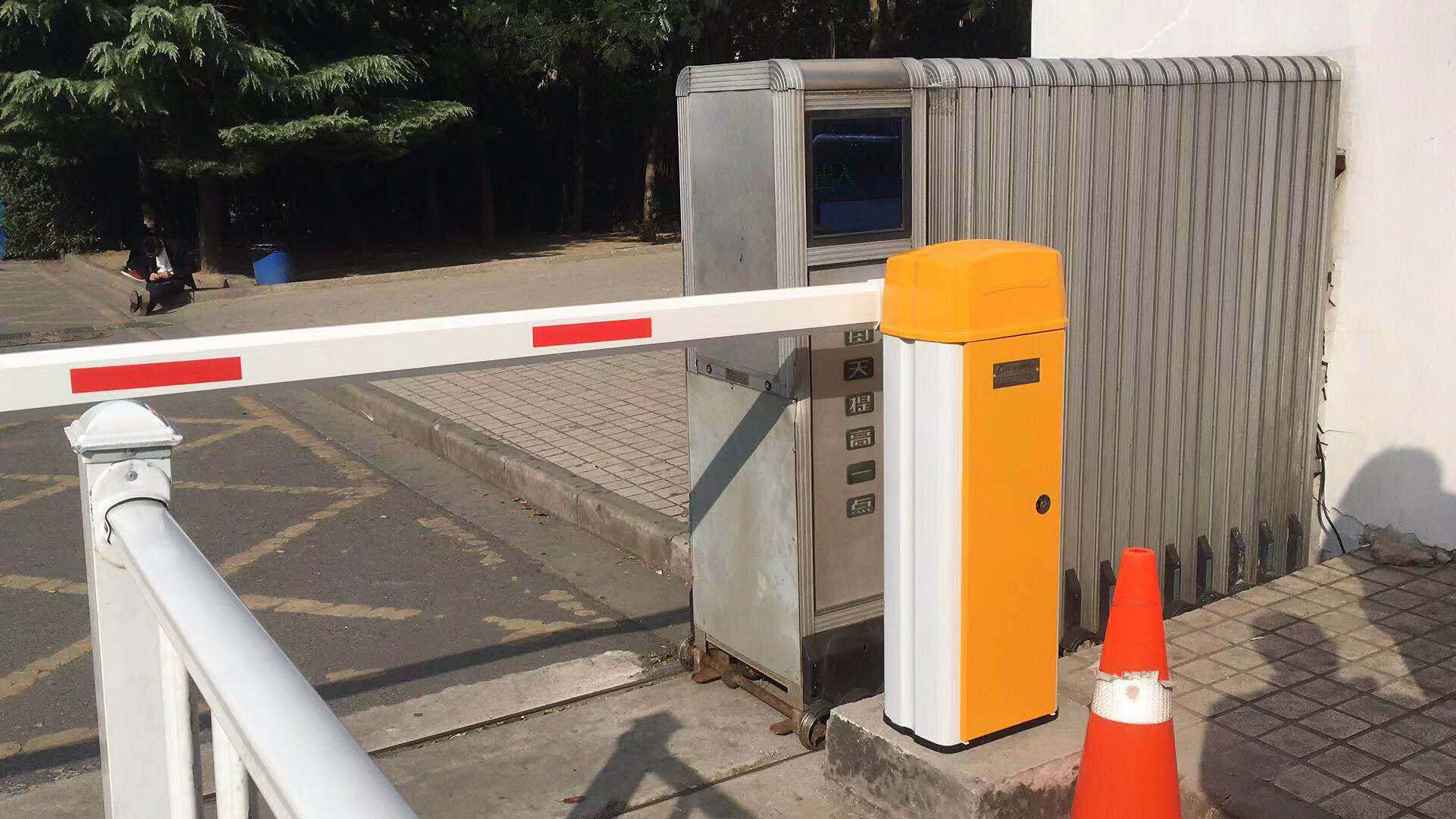 南京停车场道闸工地学校出入口道闸生产厂家