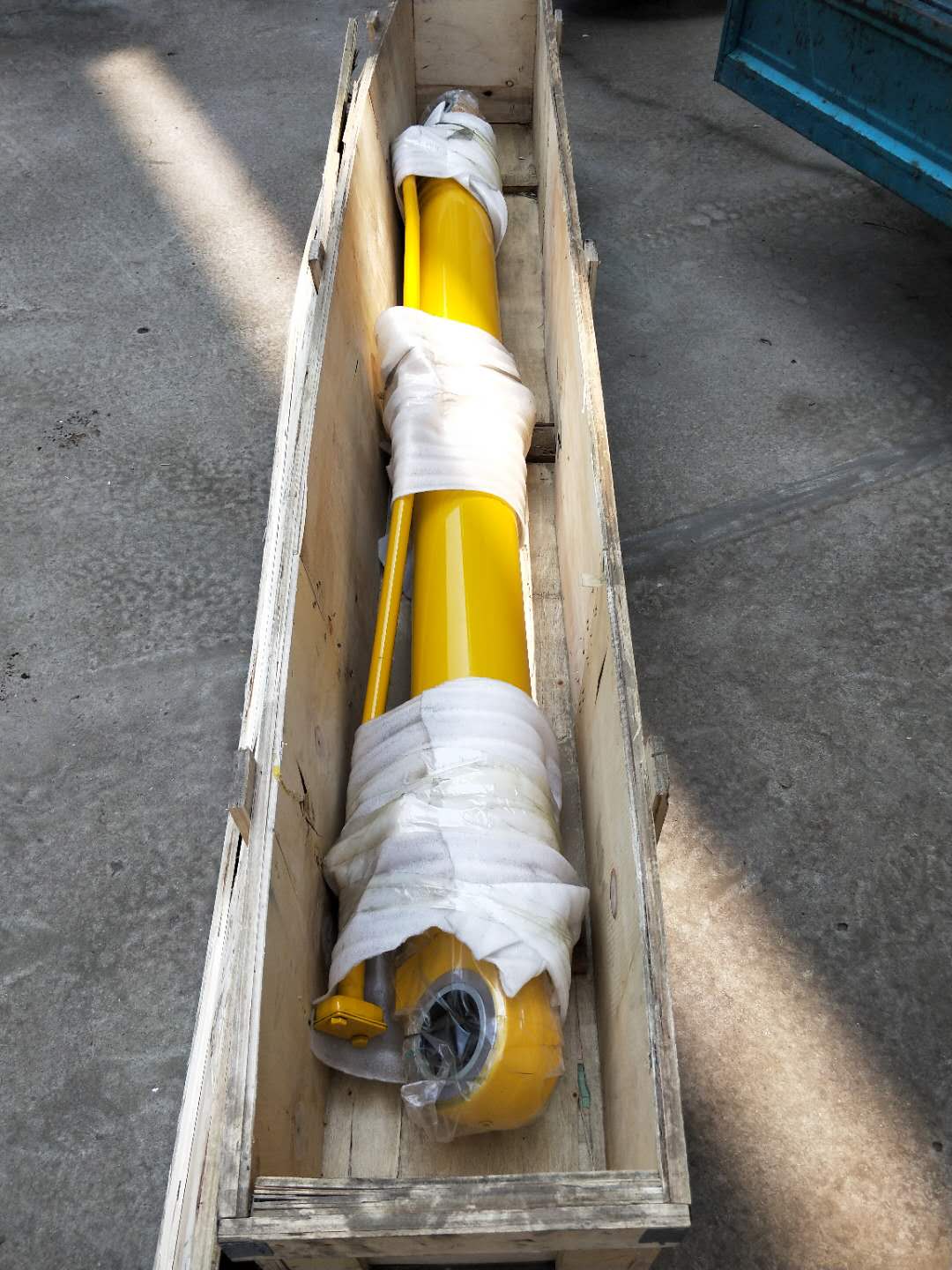 小松挖掘机pc2008斗杆油缸总成