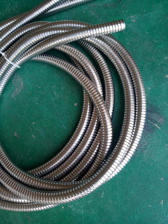 德阳长盛丰源304不锈钢双扣软管Φ16双钩蛇形穿线管批发