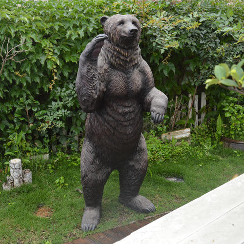 广场狗熊铜雕