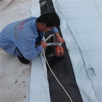 青海土工布膜焊接机 防水布爬行焊机