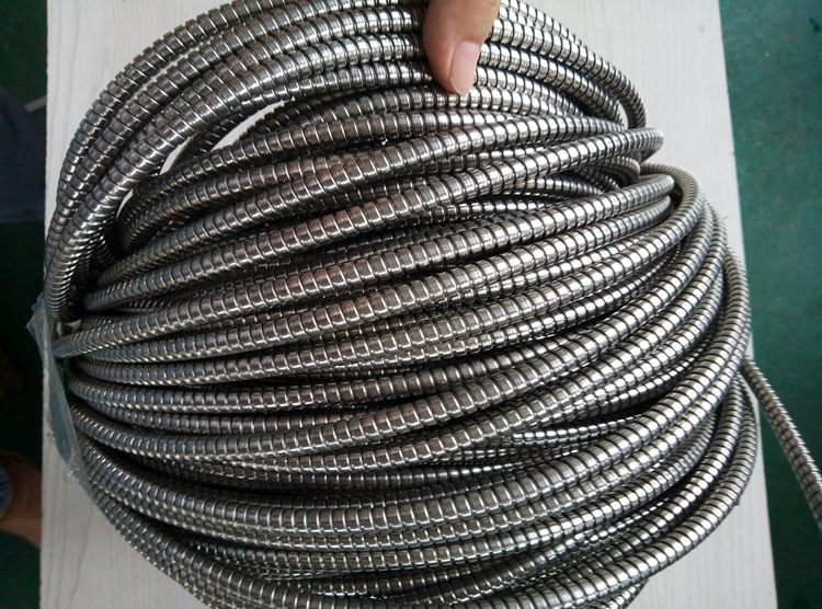 供应四川长盛丰源p4型不锈钢金属软管Φ40双扣金属穿线软管