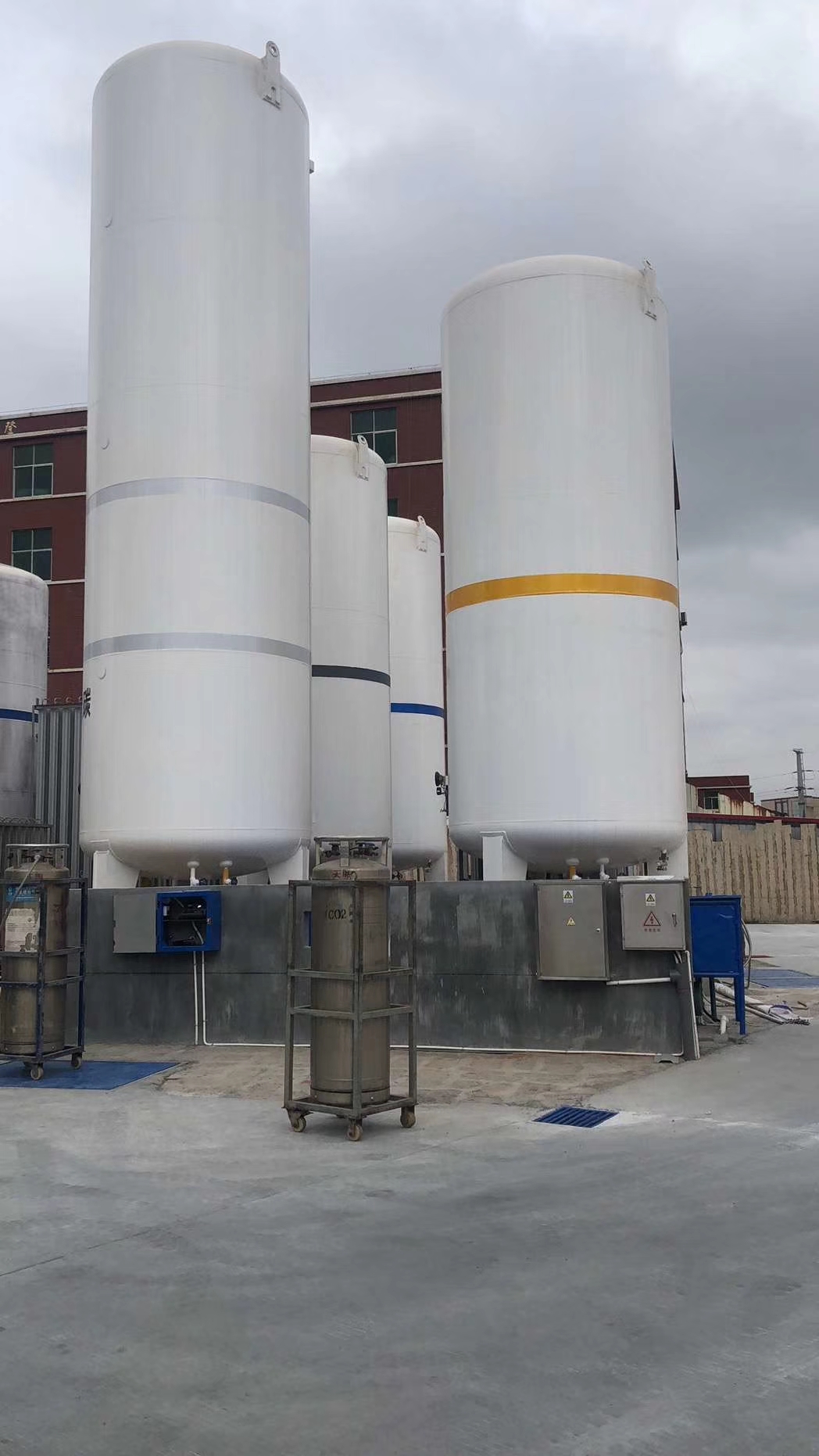 陕西榆林液氮储罐厂家20立方液氮储罐价格低温液体储槽