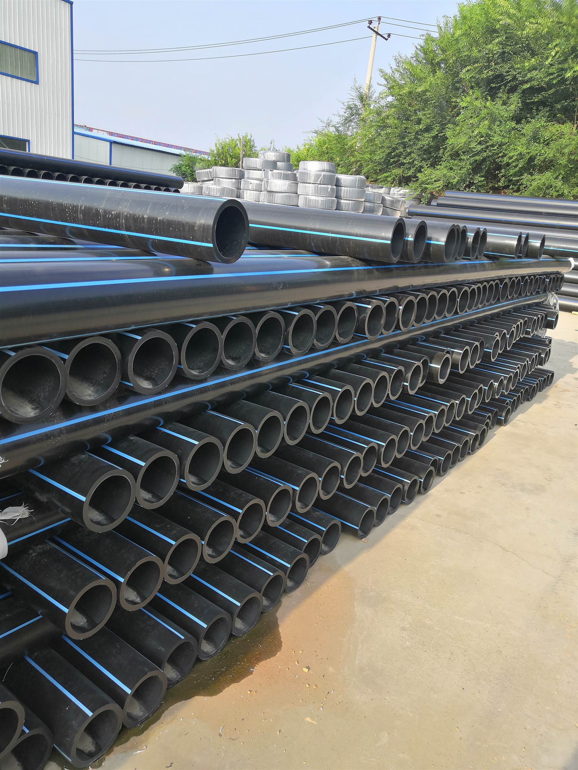 侯马市大口径pe给水管,pe穿线管,pe排水管厂家直销量大优惠