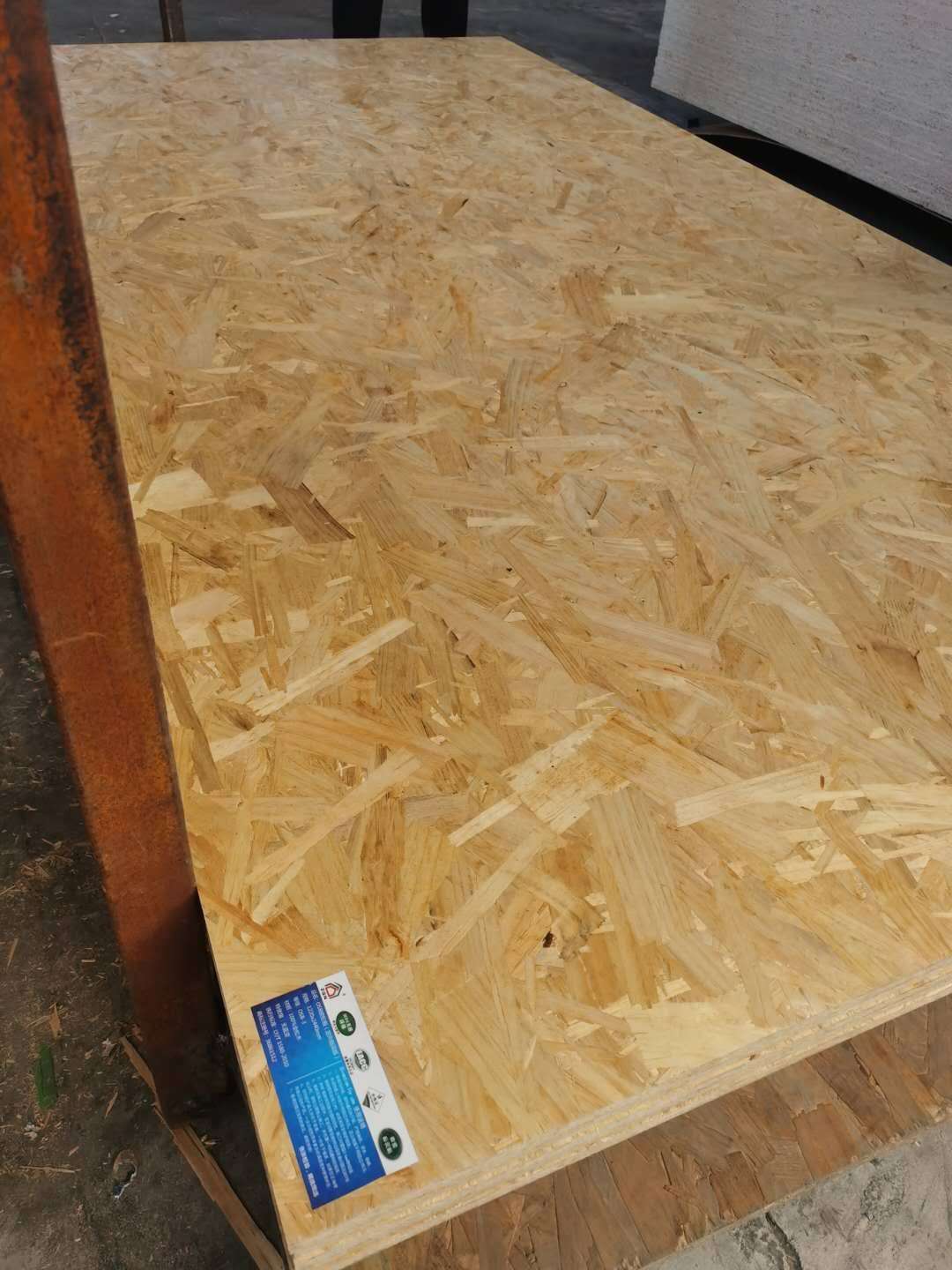 山东厂家9厘刨片松木全防水欧松板轻钢别墅专用