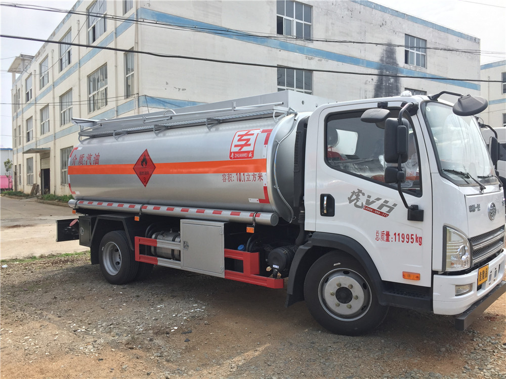 出售10吨东风多利卡加油车手续齐全