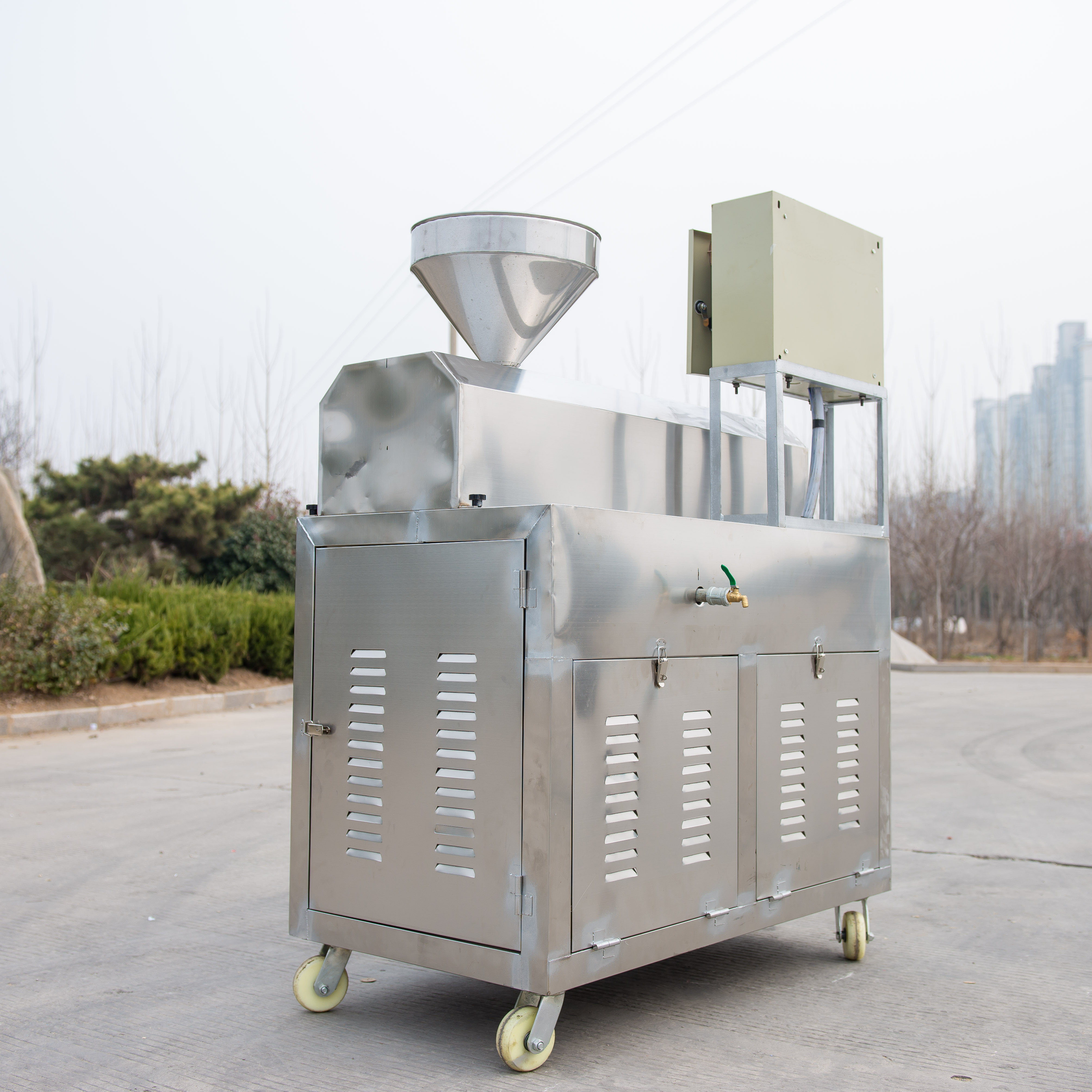 全温控红薯粉条机视频 自动化红薯淀粉粉条机 粉条粉丝机现货