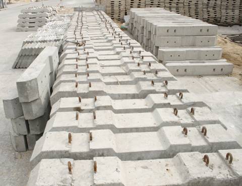 水泥枕木定做水泥轨枕行吊枕木