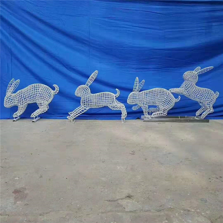 铁艺兔子雕塑，铁丝网格编织兔子雕塑