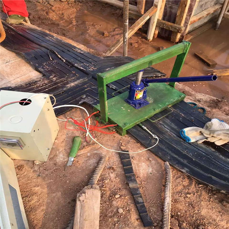 朔涵橡胶止水带接头模具使用方法橡胶止水带接头硫化热熔器