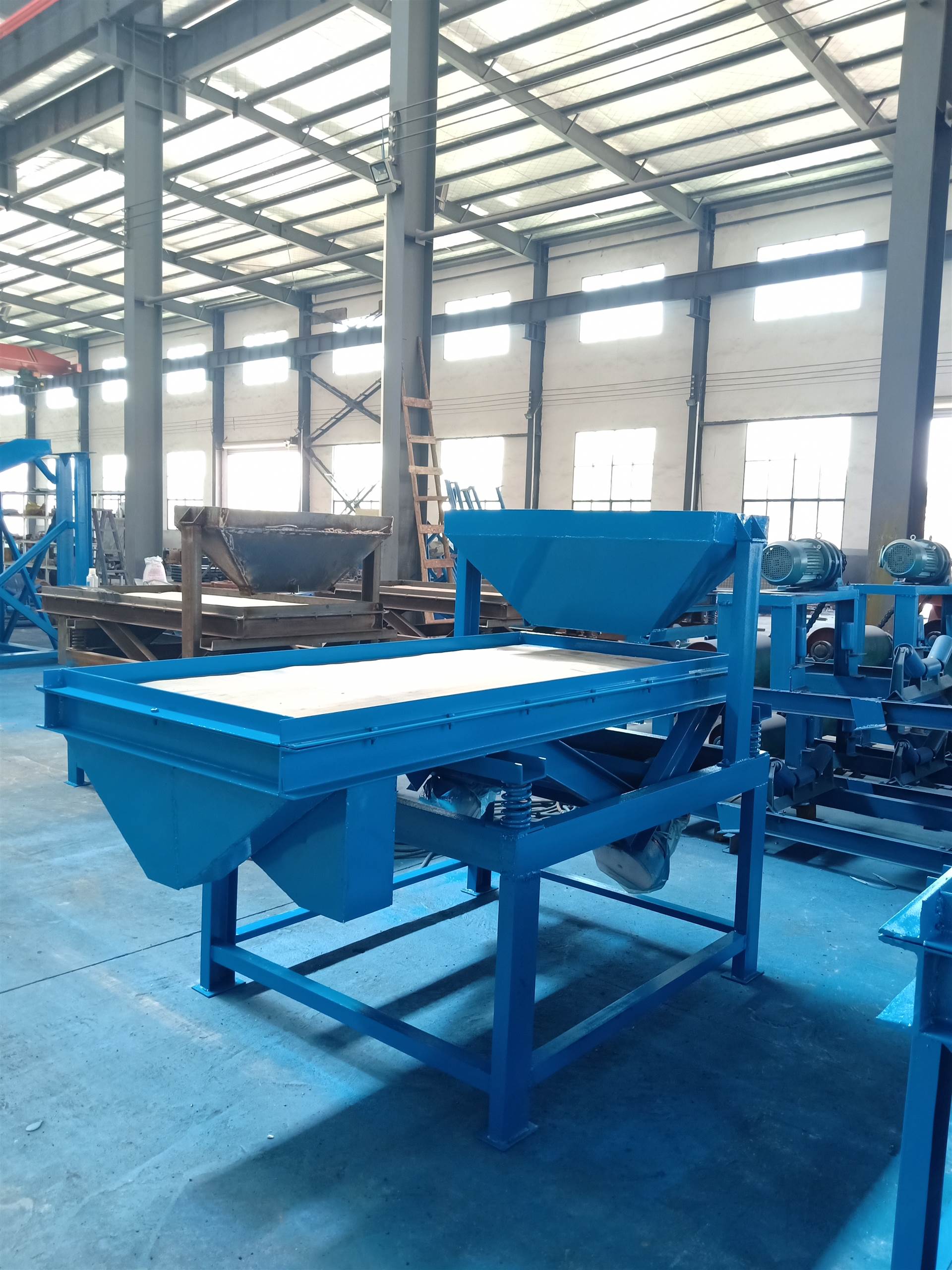 小型不锈钢直线振动筛塑料颗粒筛分设备