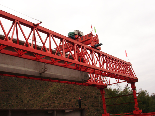 郑州双导梁架桥机菏泽公铁两用架桥机合肥40米架桥机