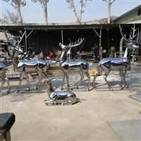 不锈钢镜面鹿雕塑 表面光滑如镜 效果亮眼