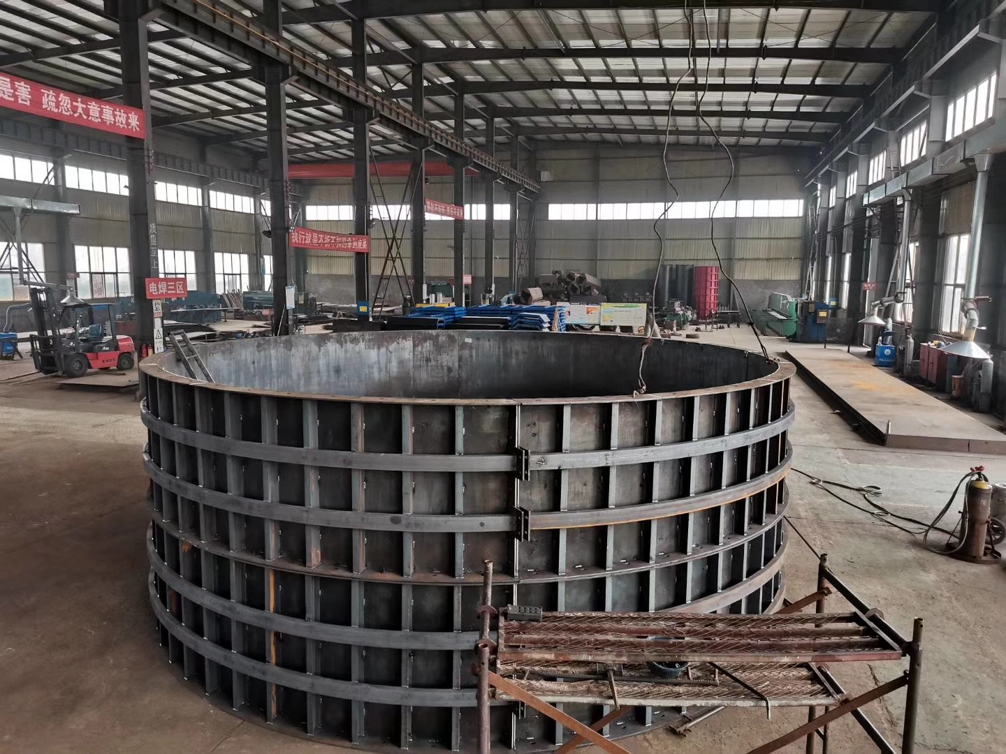 广东 圆弧钢模板 圆型钢模板厂家 柱形钢模板批发 弧形钢模