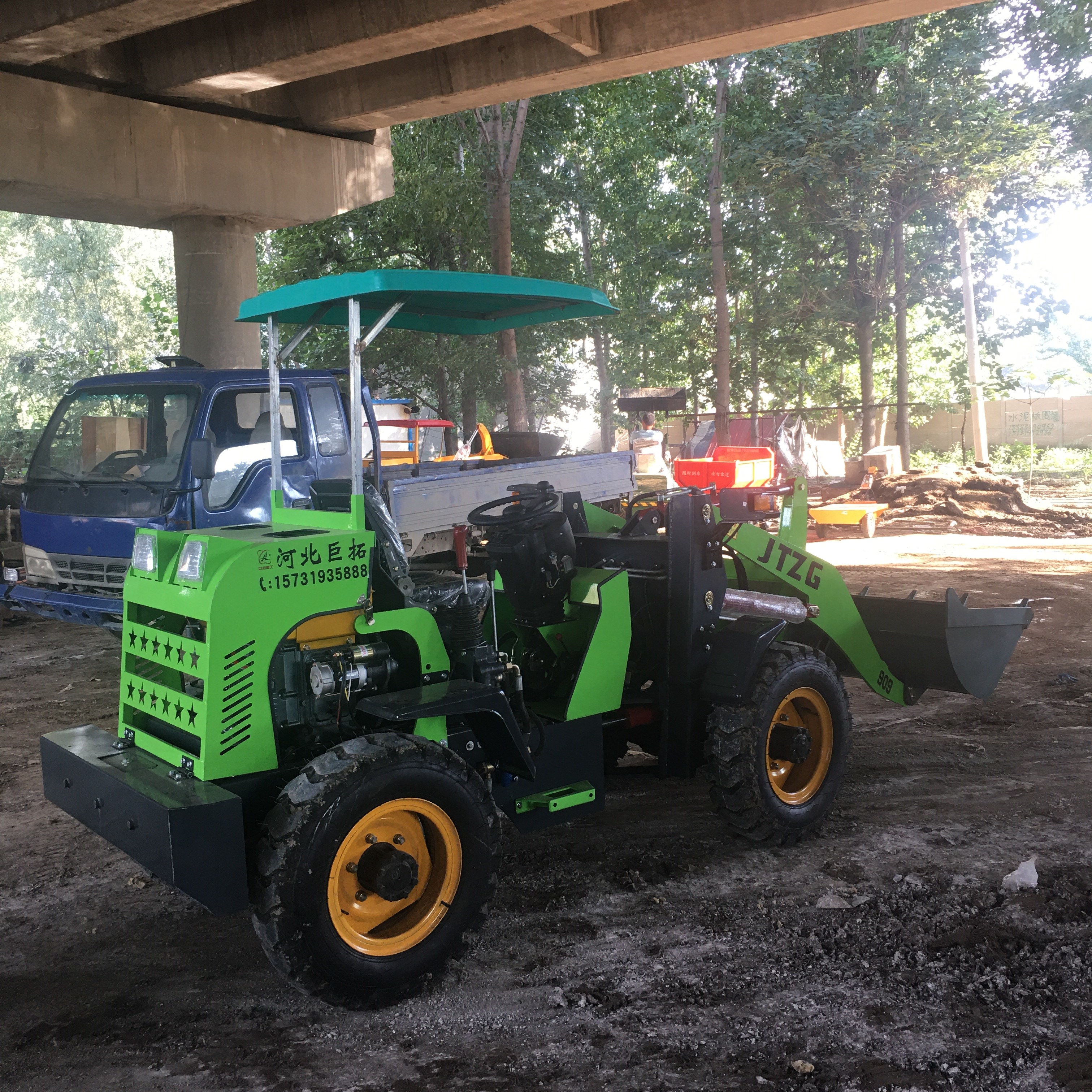 铲车装载机四驱铲粪车906型柴油装载机小型铲草车910型