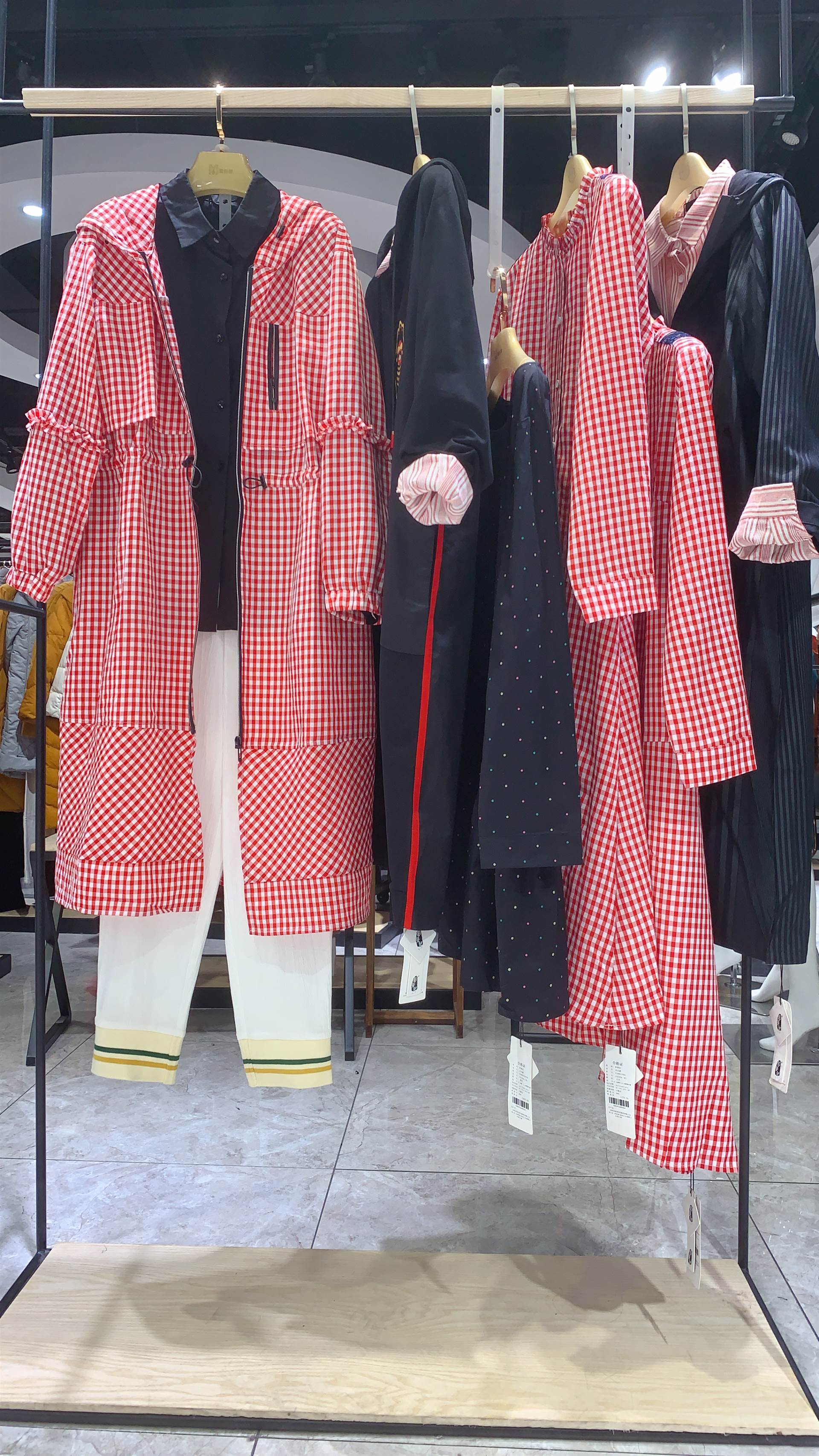 达达可牌女装货源批发拿货 精品女装货源批发 直播女装进货批发