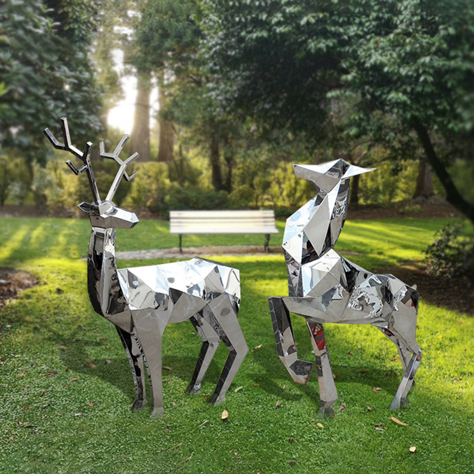 园林不锈钢镜面几何鹿雕塑