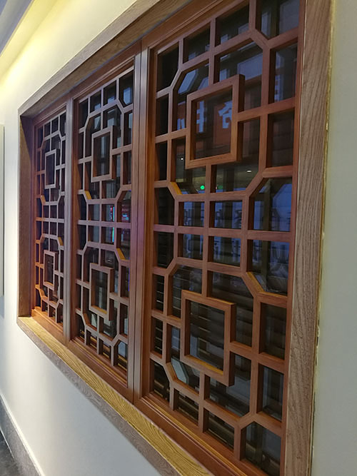 南宁火锅店红色铝花格 门头铝挂落