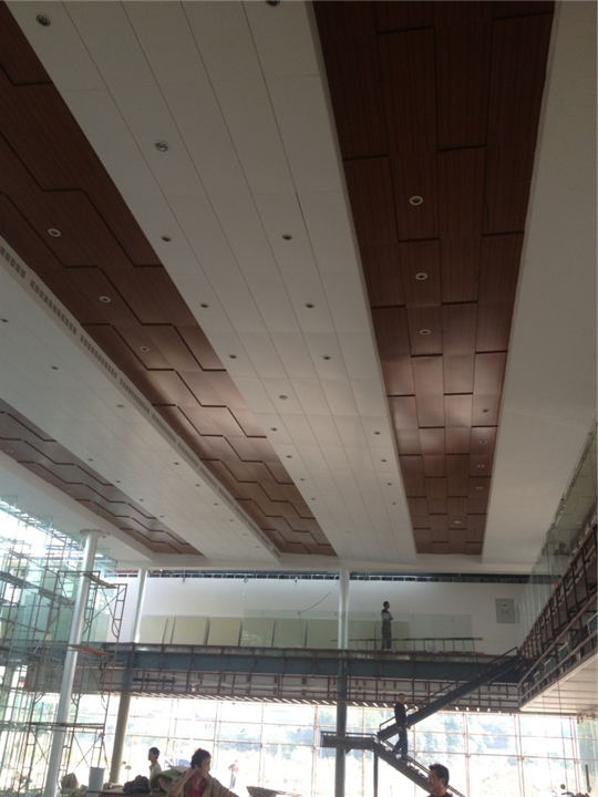 木纹镀锌钢板吊顶,冲孔镀锌钢板天花
