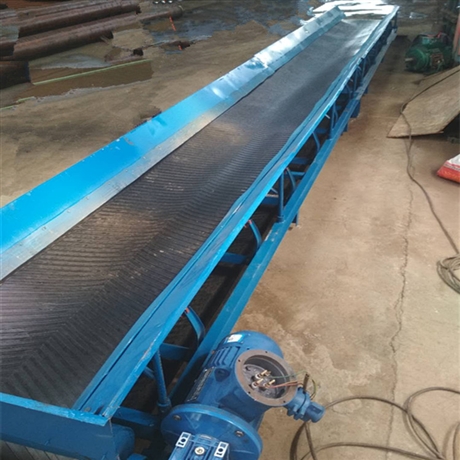 皮帶輸送機(jī)動力滾LJXY 爬坡皮帶輸送機(jī)