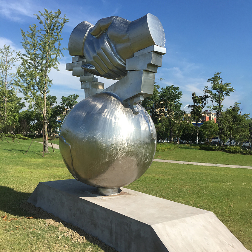 不锈钢握手景观雕塑